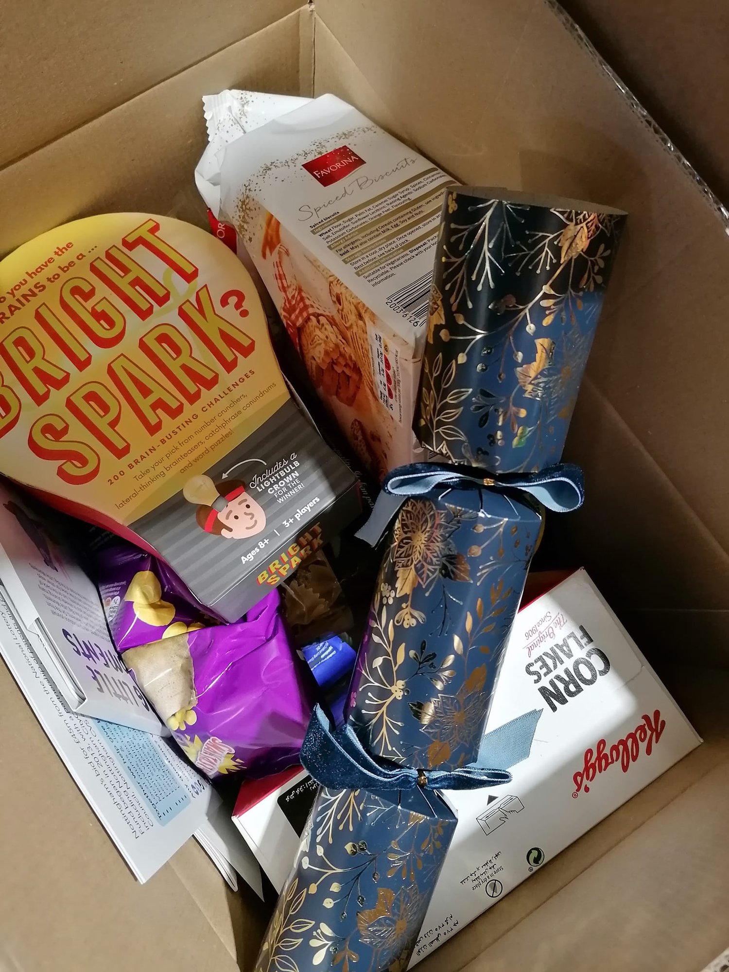 Food+Parcel+With+Christmas+Cracker